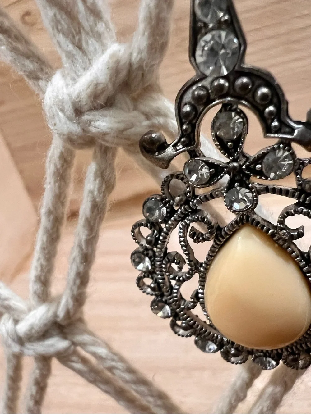 Cream Teardrop Filigree Drop Earrings